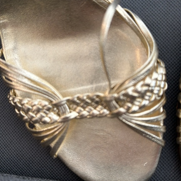 Authentic GUCCI Gold Sandals Sz 7. Purchased from SFA. Box & dust bag included - Picture 3 of 11